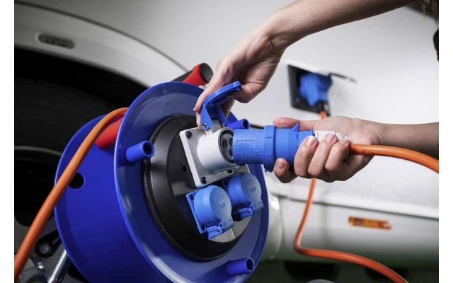 Brennenstuhl Garant CEE IP44 Kabeltrommel Orange 25m 6 Brennenstuhl Garant CEE IP44 Kabeltrommel Orange 25m – Bild 4